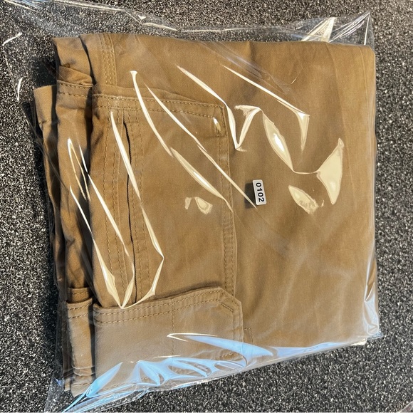 NWOT Goodfellow & Co Men's Khaki Cargo Pants - Picture 9 of 9